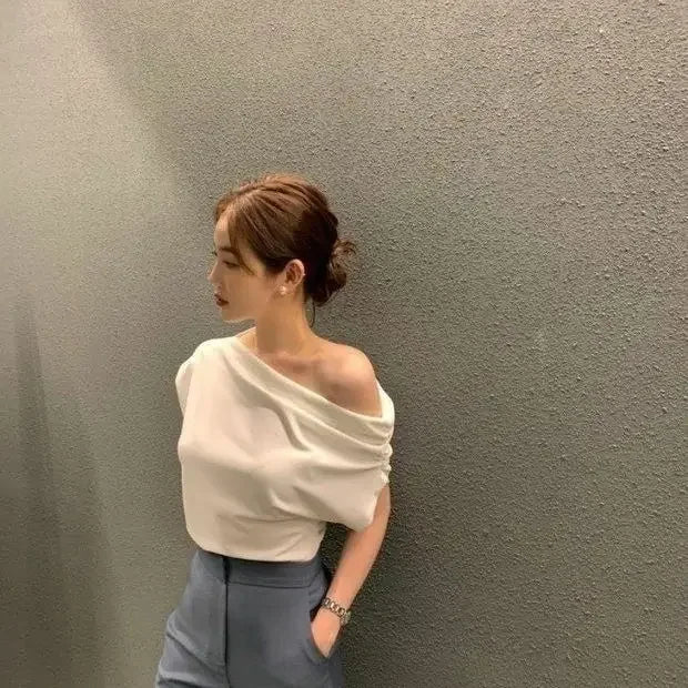 2025 Shirts for Women White Diagonal Collar Crop Tops Off Shoulder Short Sleeve Tshirt Lady Korean Wild OL Pleated T-shirts