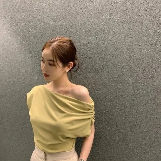 2025 Shirts for Women White Diagonal Collar Crop Tops Off Shoulder Short Sleeve Tshirt Lady Korean Wild OL Pleated T-shirts